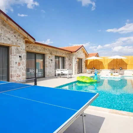 Villa Saribelen Village 2 Bedroom